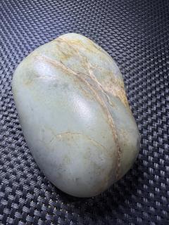 和田玉籽料青花原石,700.1克,可以直接做一个观赏小摆件,肉质细腻,料